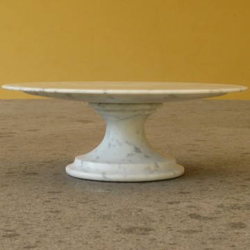 Cake stand in White Carrara...