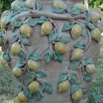Jar with lemons