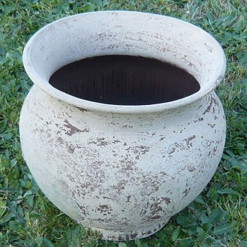 Cache-pot in old styled terracotta